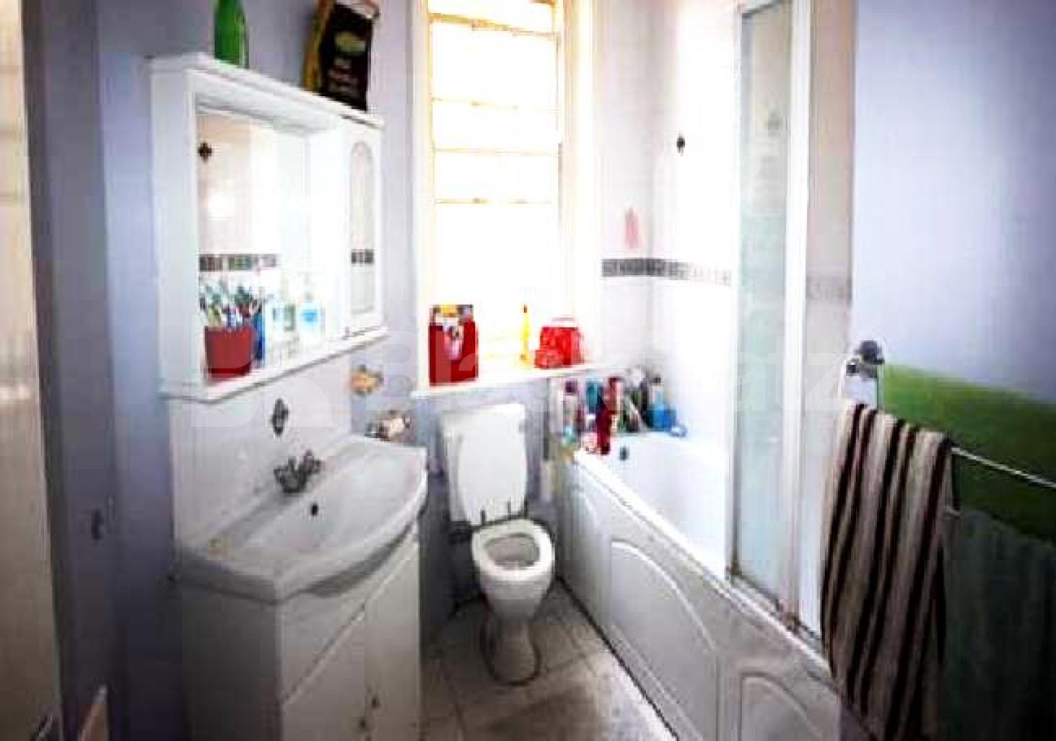 			NEW INSTRUCTION / GREAT FOR STUDENTS!!! Available mid August!, 4 Bedroom, 1 bath, 1 reception Flat			 Royal college street, Camden